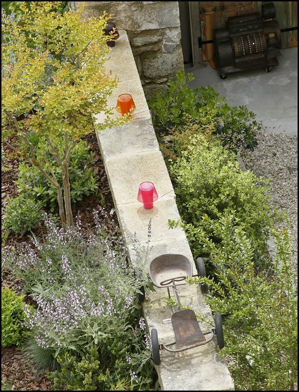 La Maison Rouge D'Uzes B&B Exterior photo